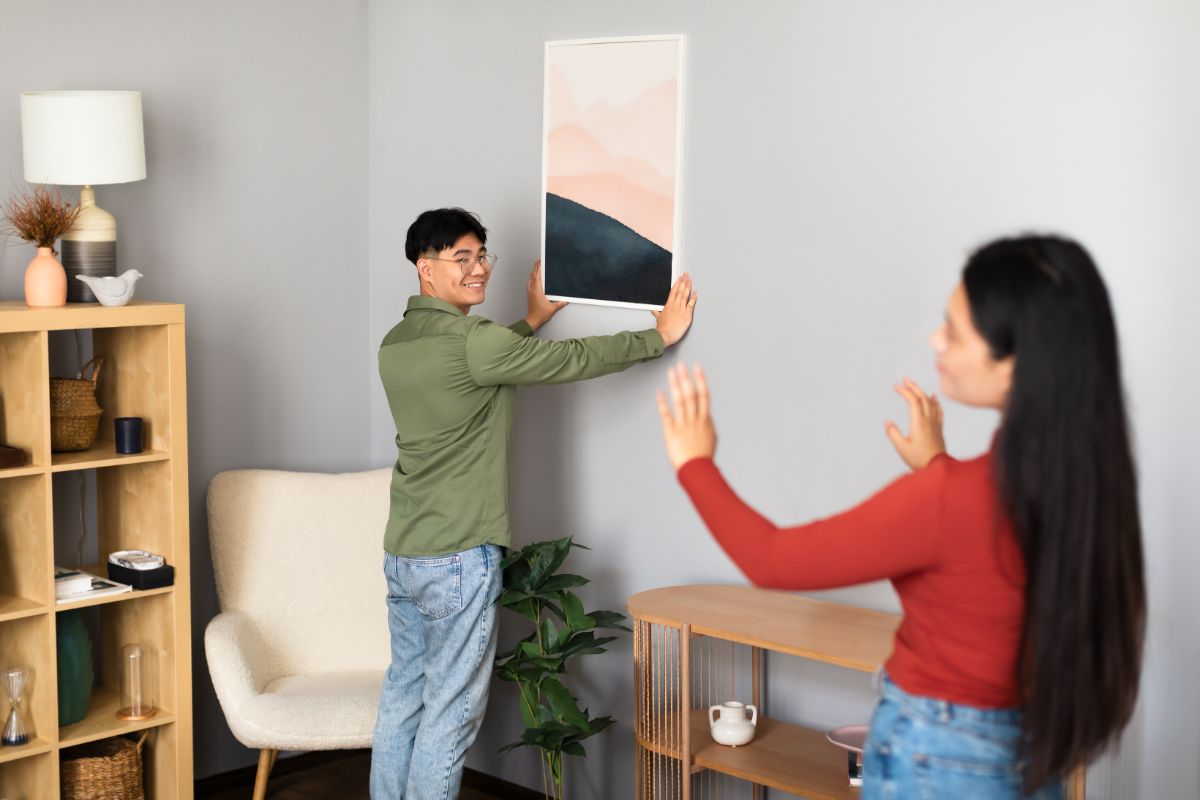 Display Artwork and Photos